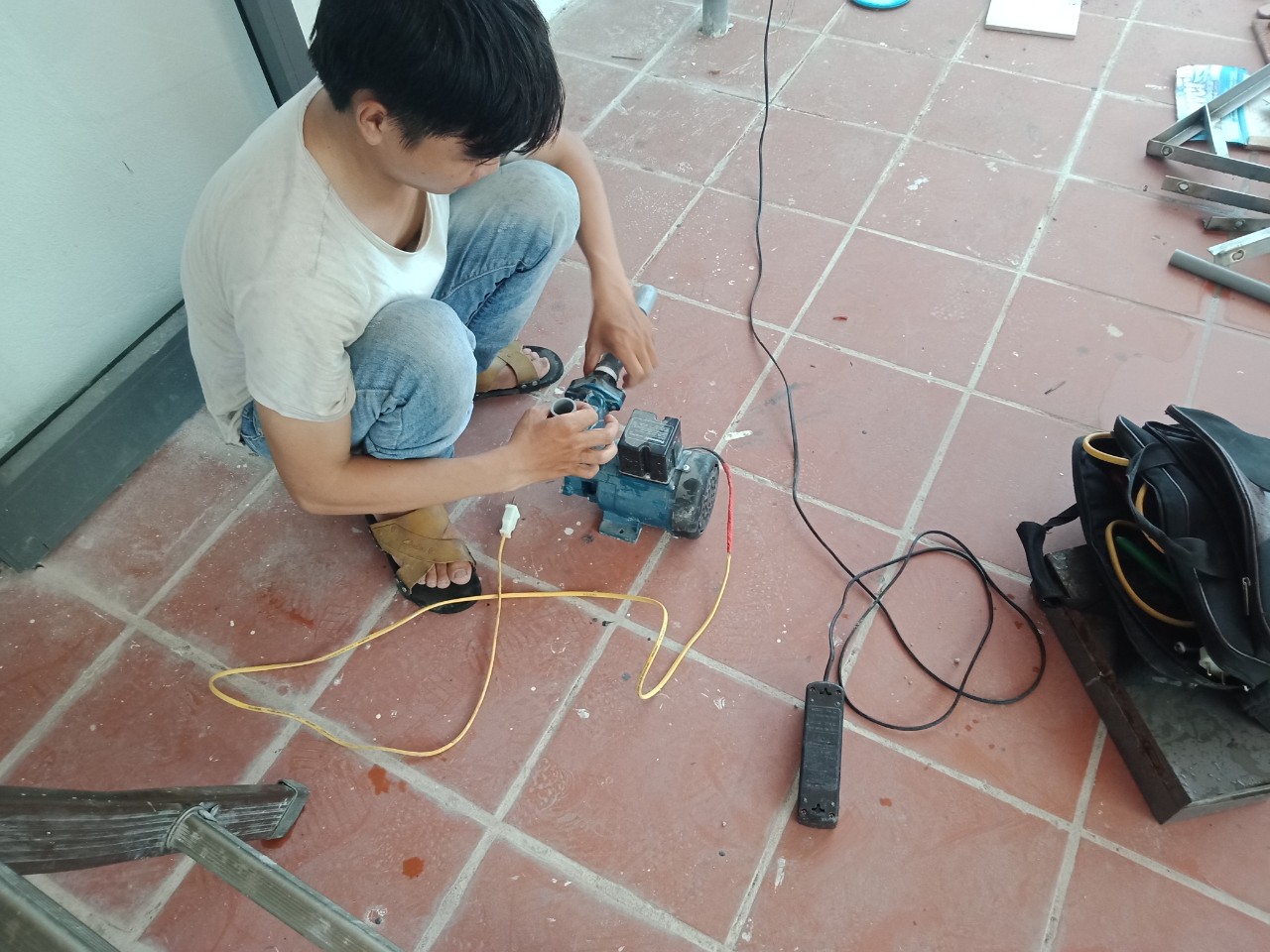 Sửa máy bơm nước Hoà Xuân