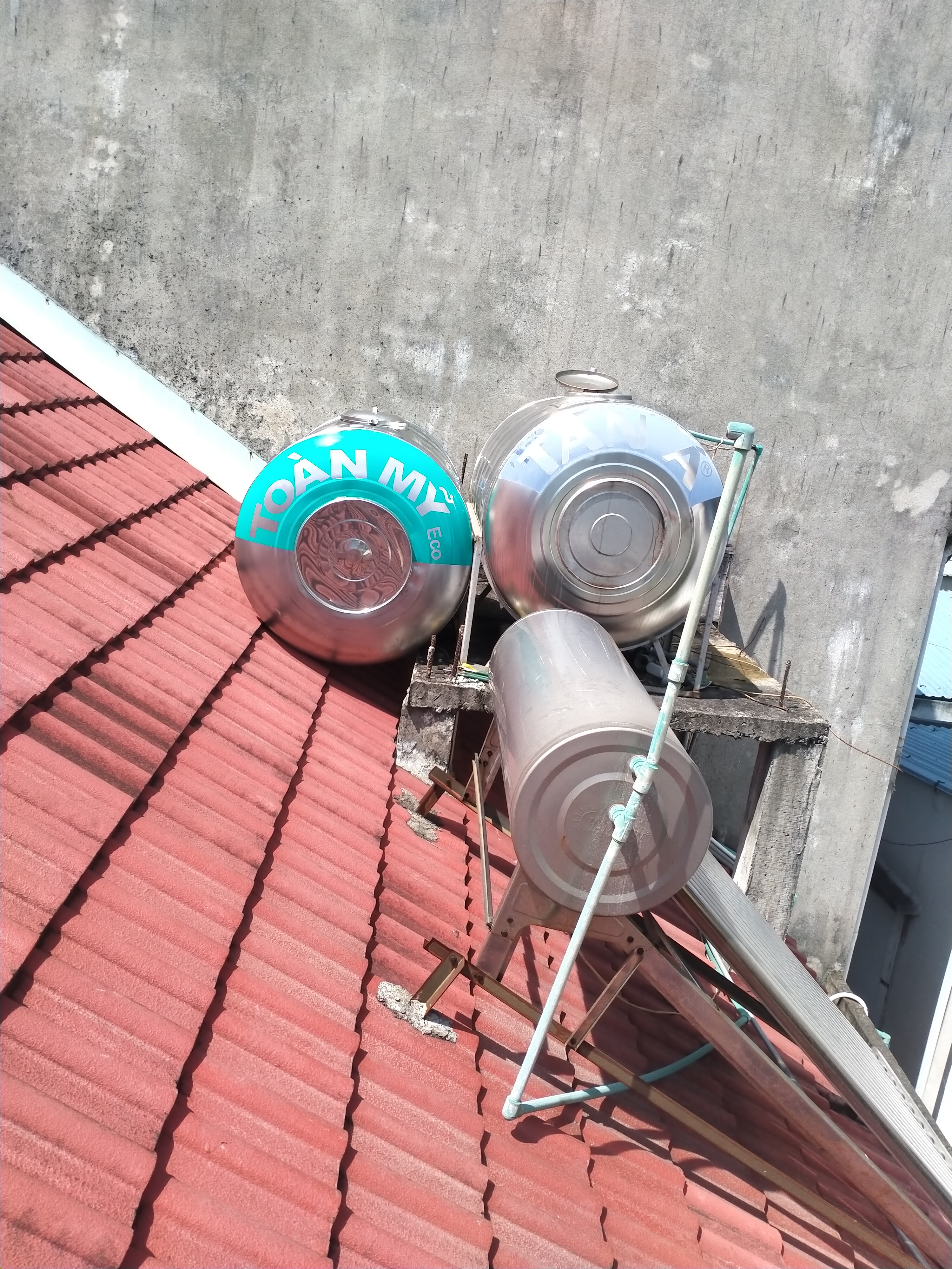 Thay mới bồn nước inox Hoà Xuân
